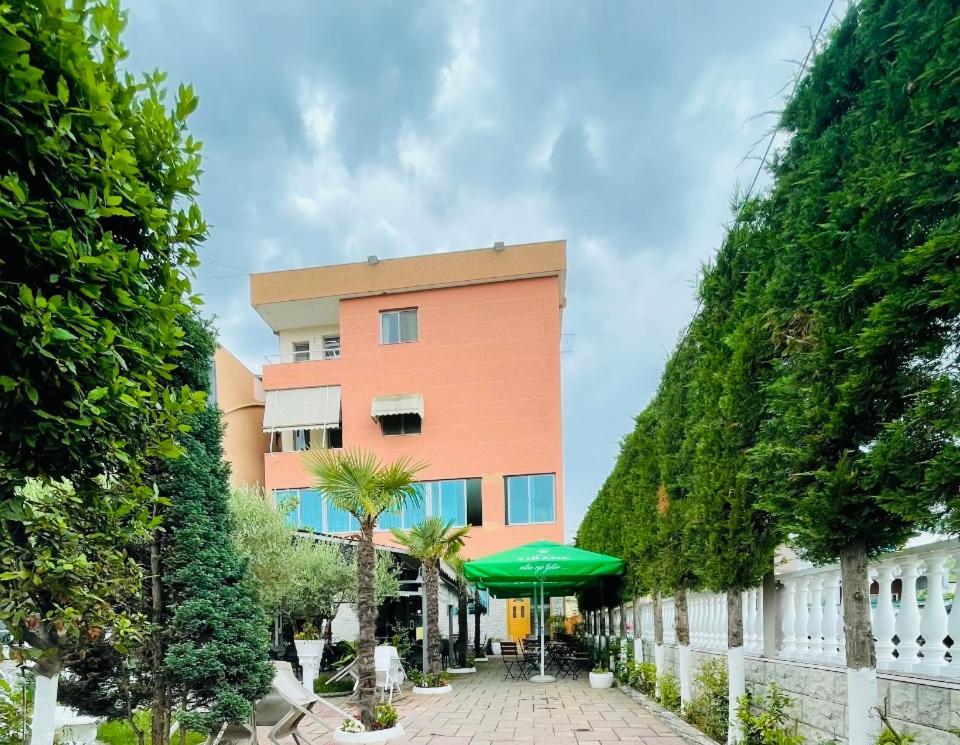 Bajovah Apartments & Restaurant Tirana Exterior foto